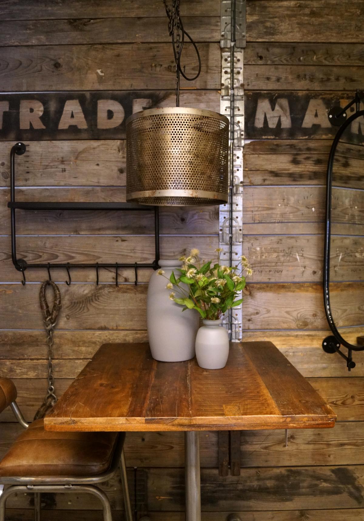 Kelly Taklampa i en industriell design - 5