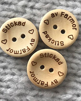 Träknapp Stickad av farmor 20 mm ljust trä