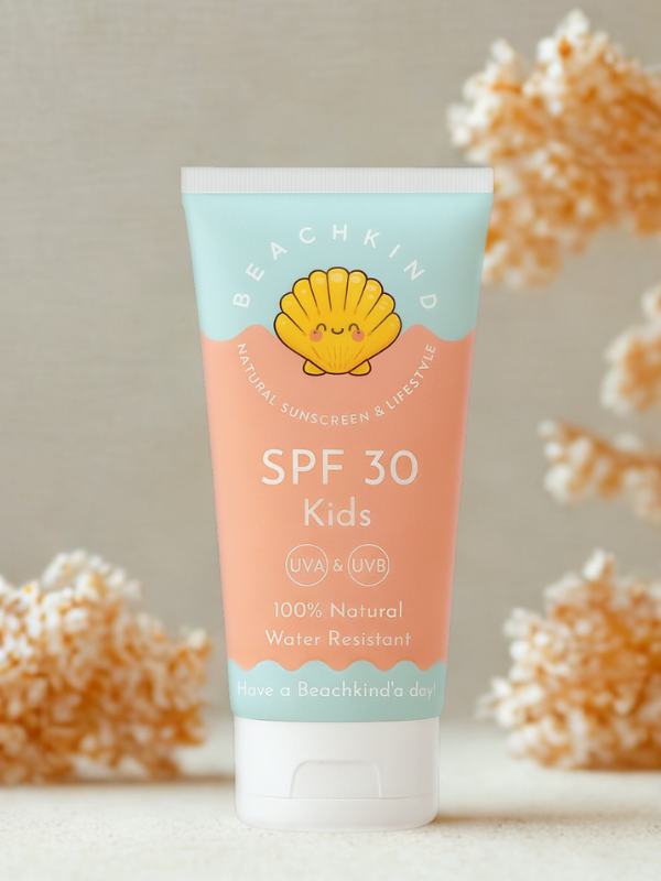 Nyheter i sortimentet Beachkind naturlig, doftfri SPF30-solkräm för barn med mineralfilter, vattenresistent och skonsam mot hud och hav. Läs mer