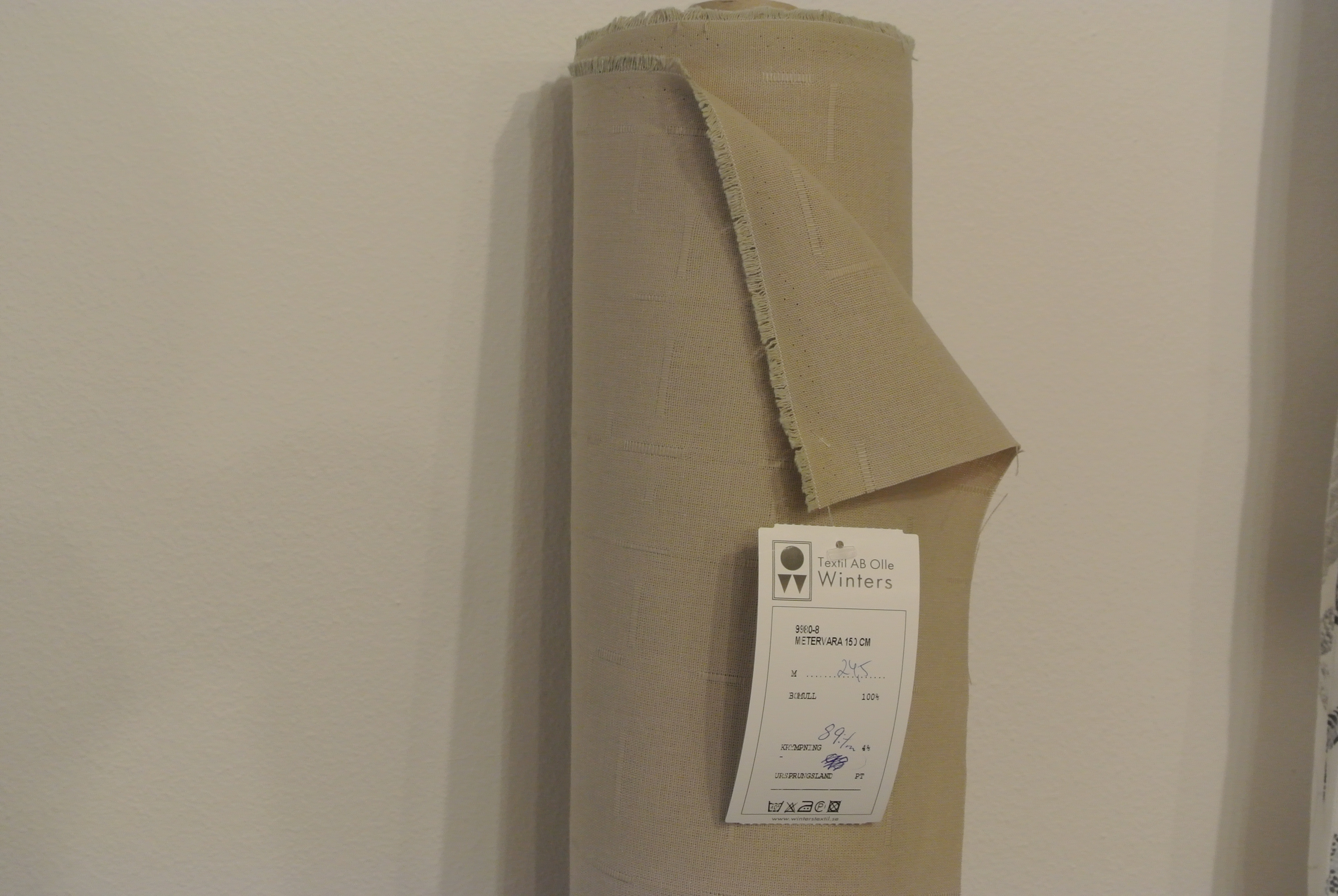 beige enfärgad med vävt mönster - 2