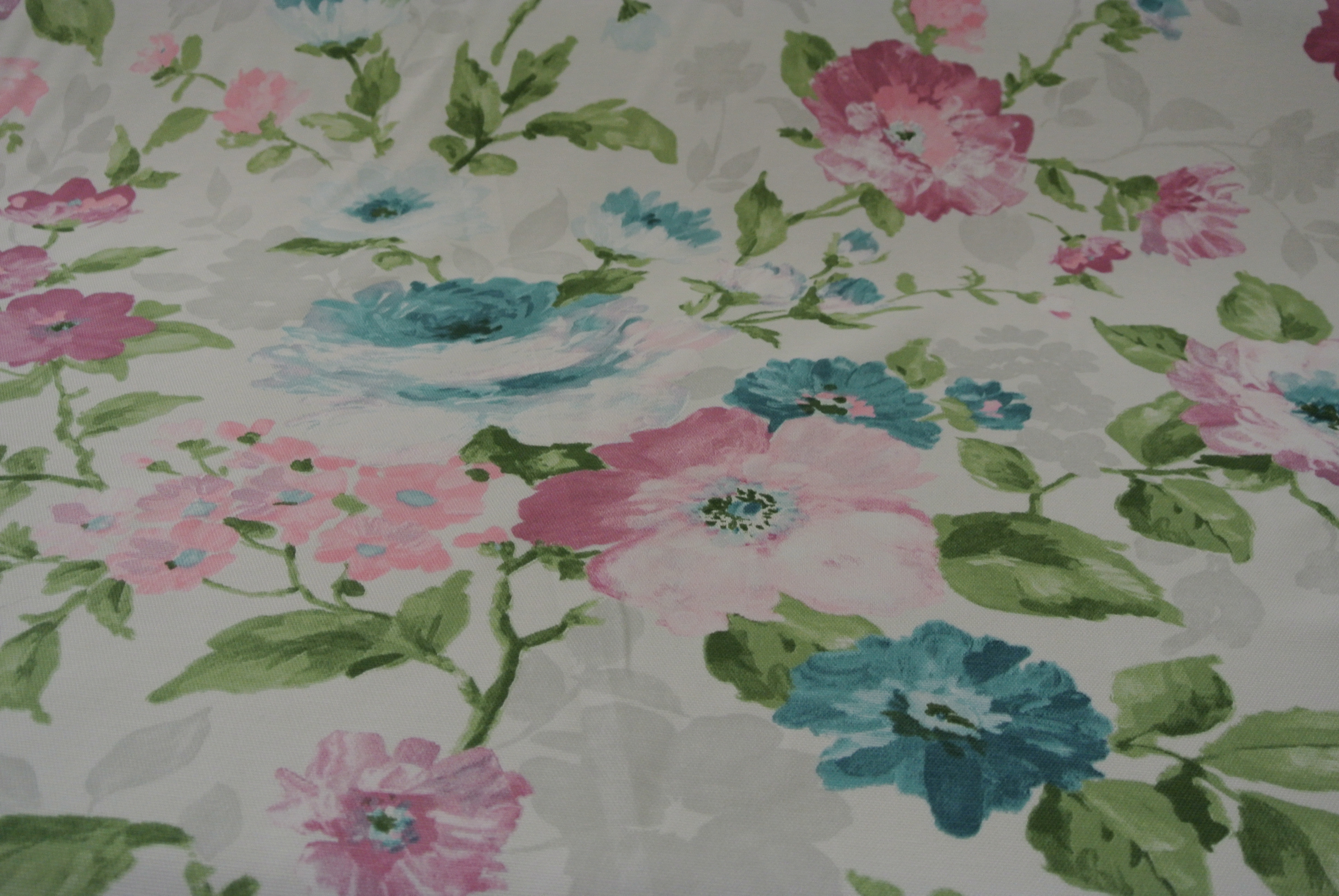 Venturin ljus botten med rosa blommor 