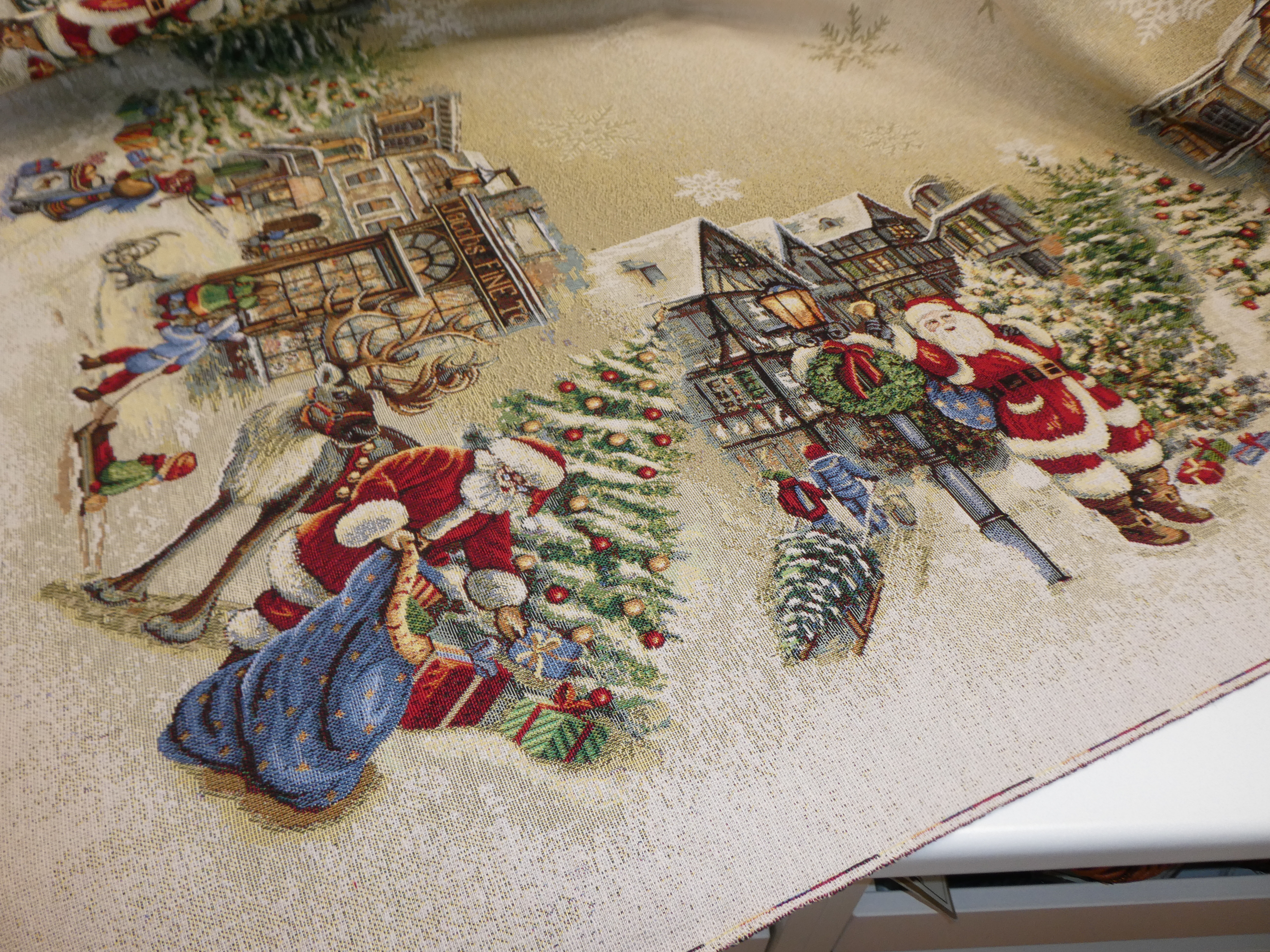 ljus botten tomte motiv i kanten