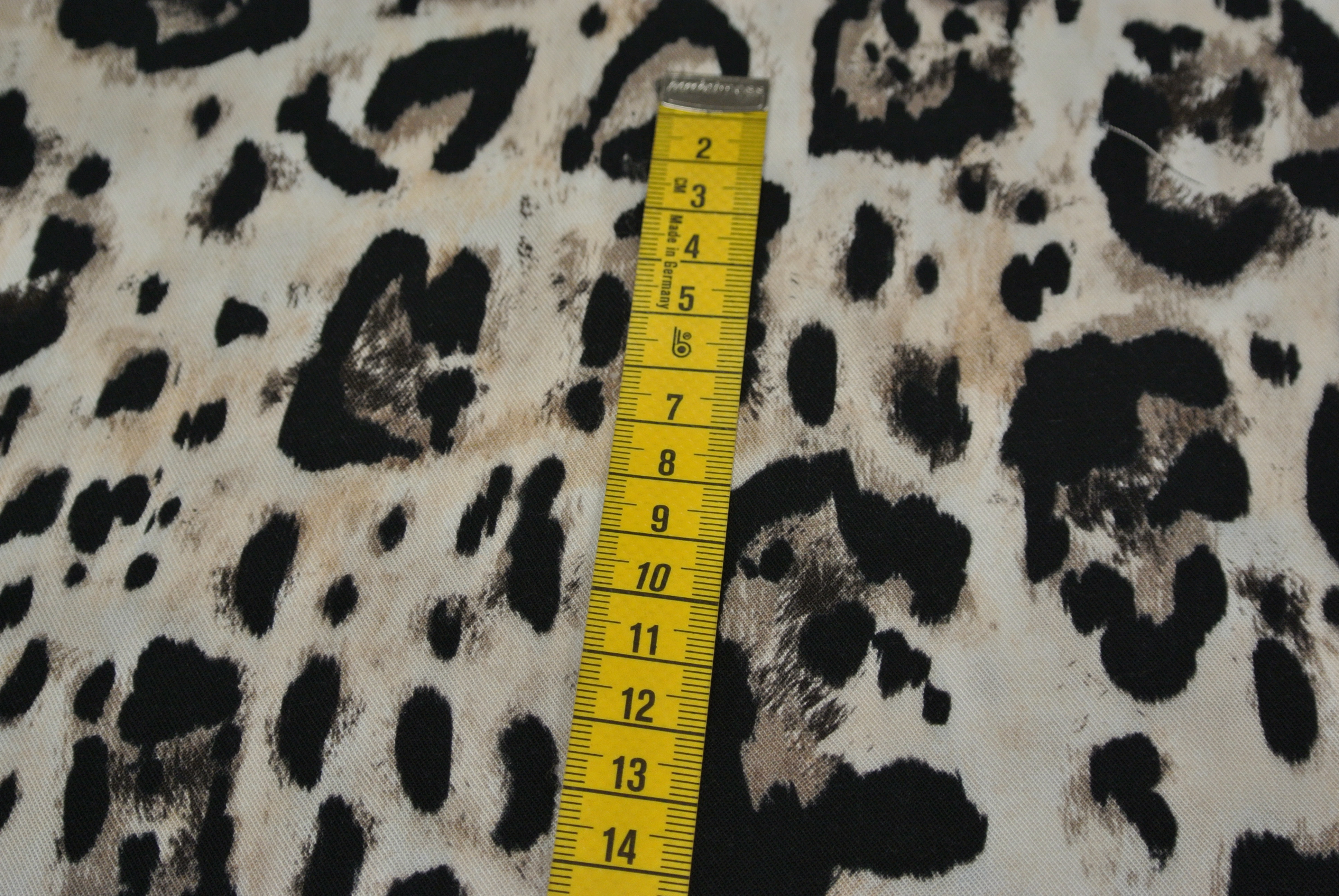 Ljus botter med leopardmönster i svarta toner - 2