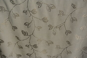 American linen ljusbeige botten med broderi i mörkare nyans