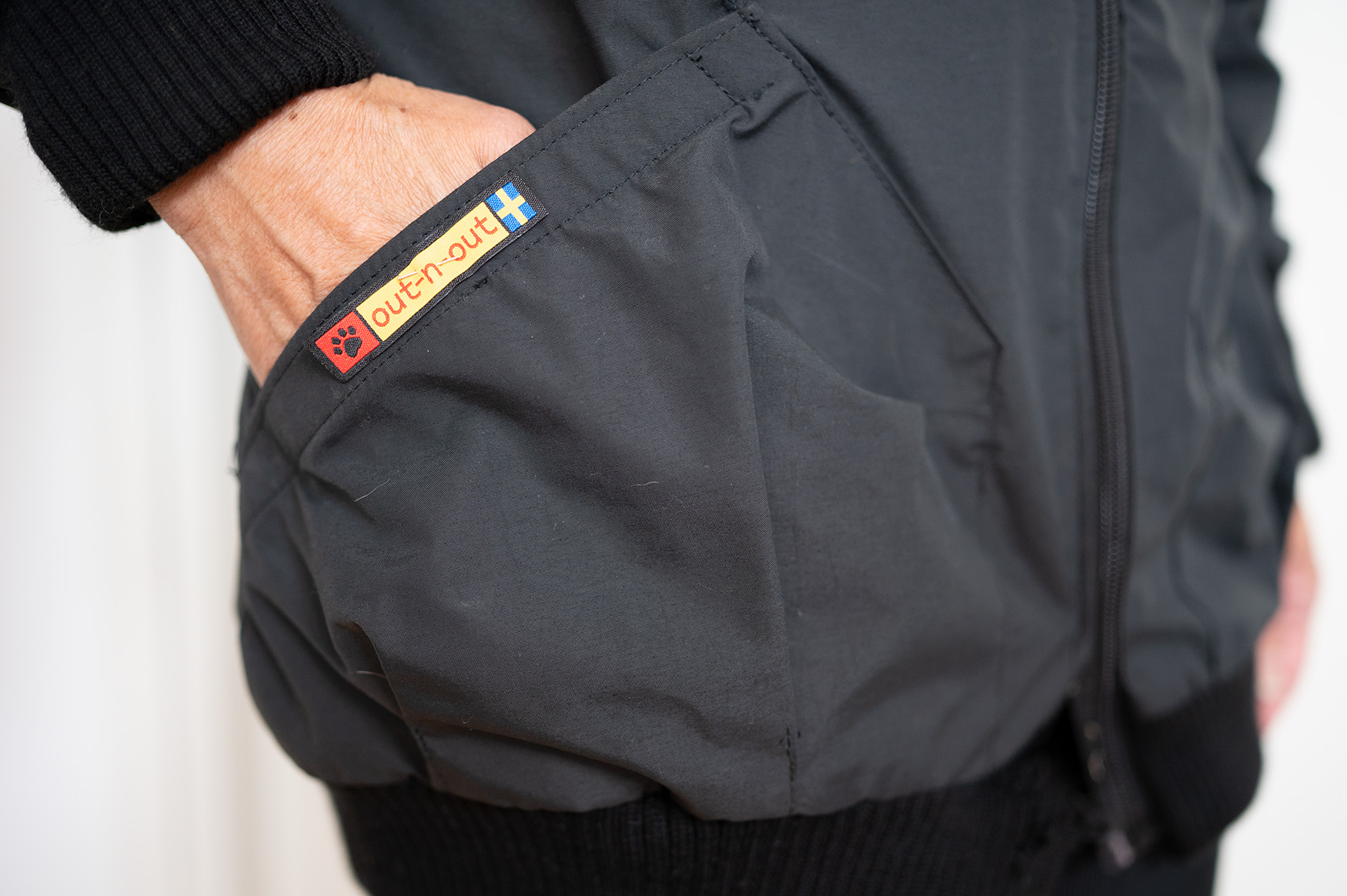 The jacket for dog trainers