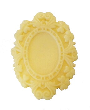 Cabochonfäste i resin 2st creme