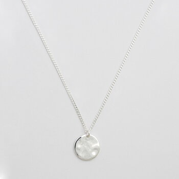 Syster P Hammered halsband