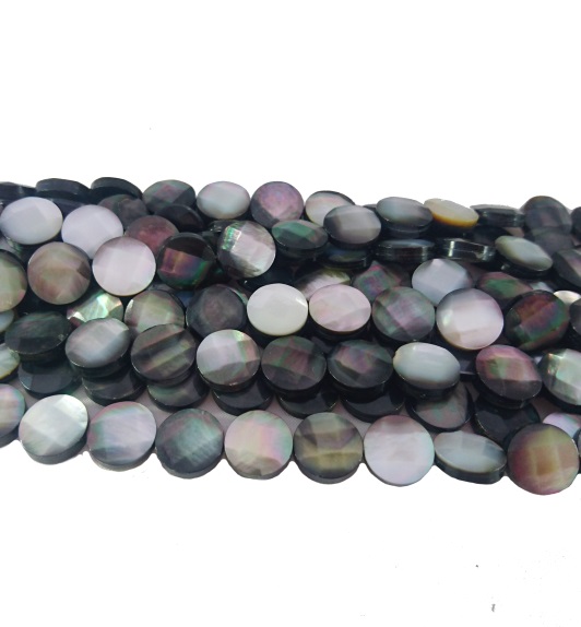 Blacklip snäckskalspärlor facetterade