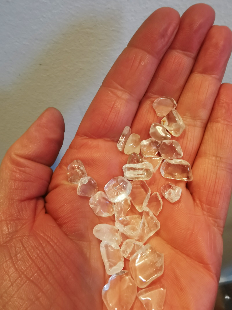 Bergkristall tumlad utan hål små bitar - 3