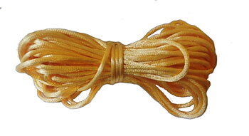 Satinsnöre 2mm rattail ljus gul