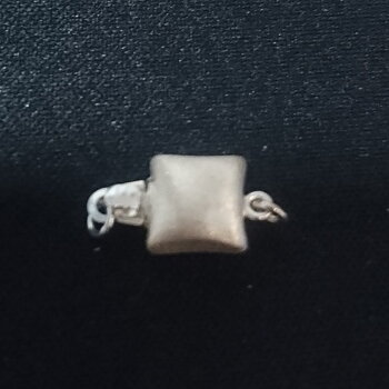 Instickslås fyrkantigt i borstat sterling silver