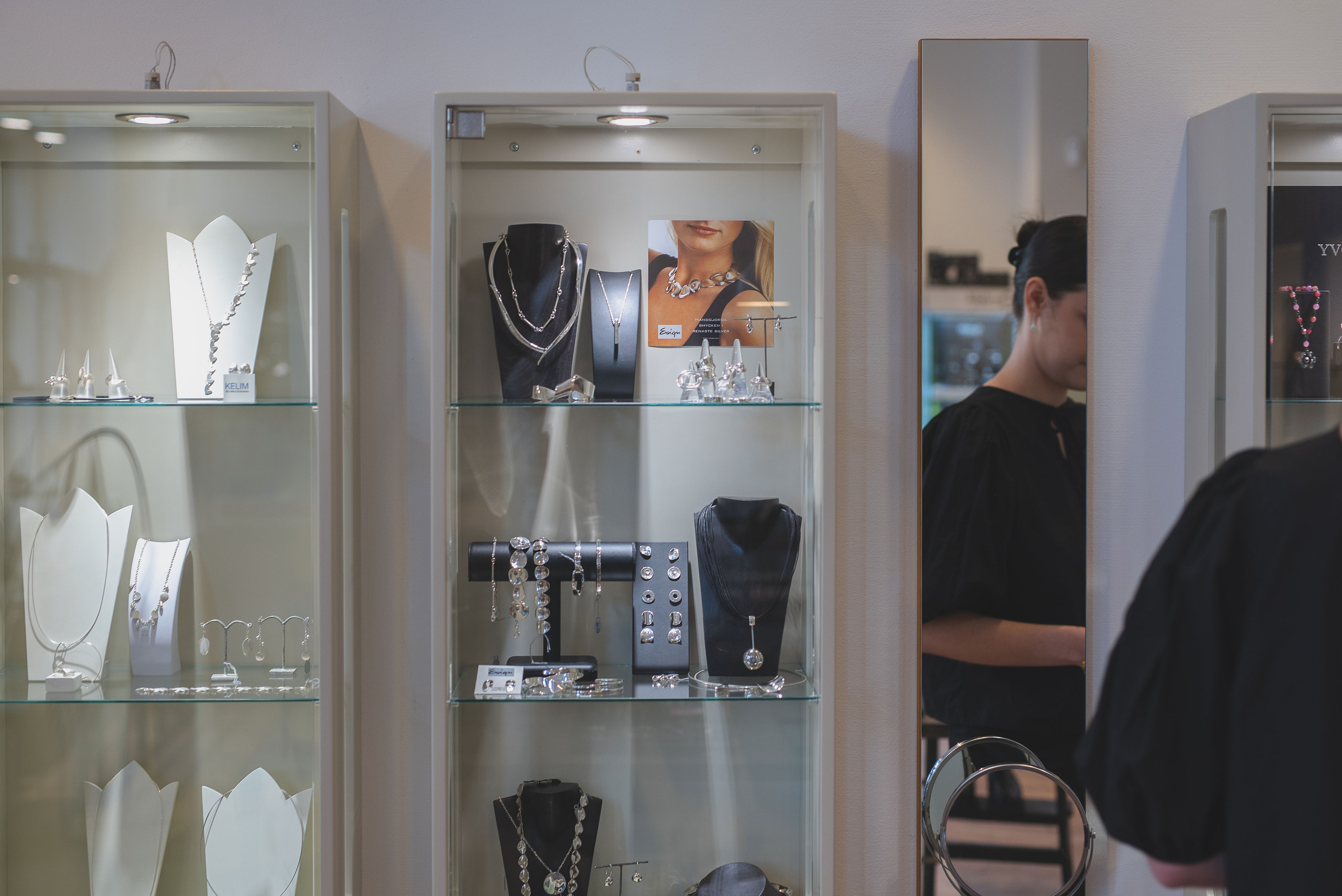 BUTIKEN DÄR VACKRA SMYCKEN BOR  Välkommen in!