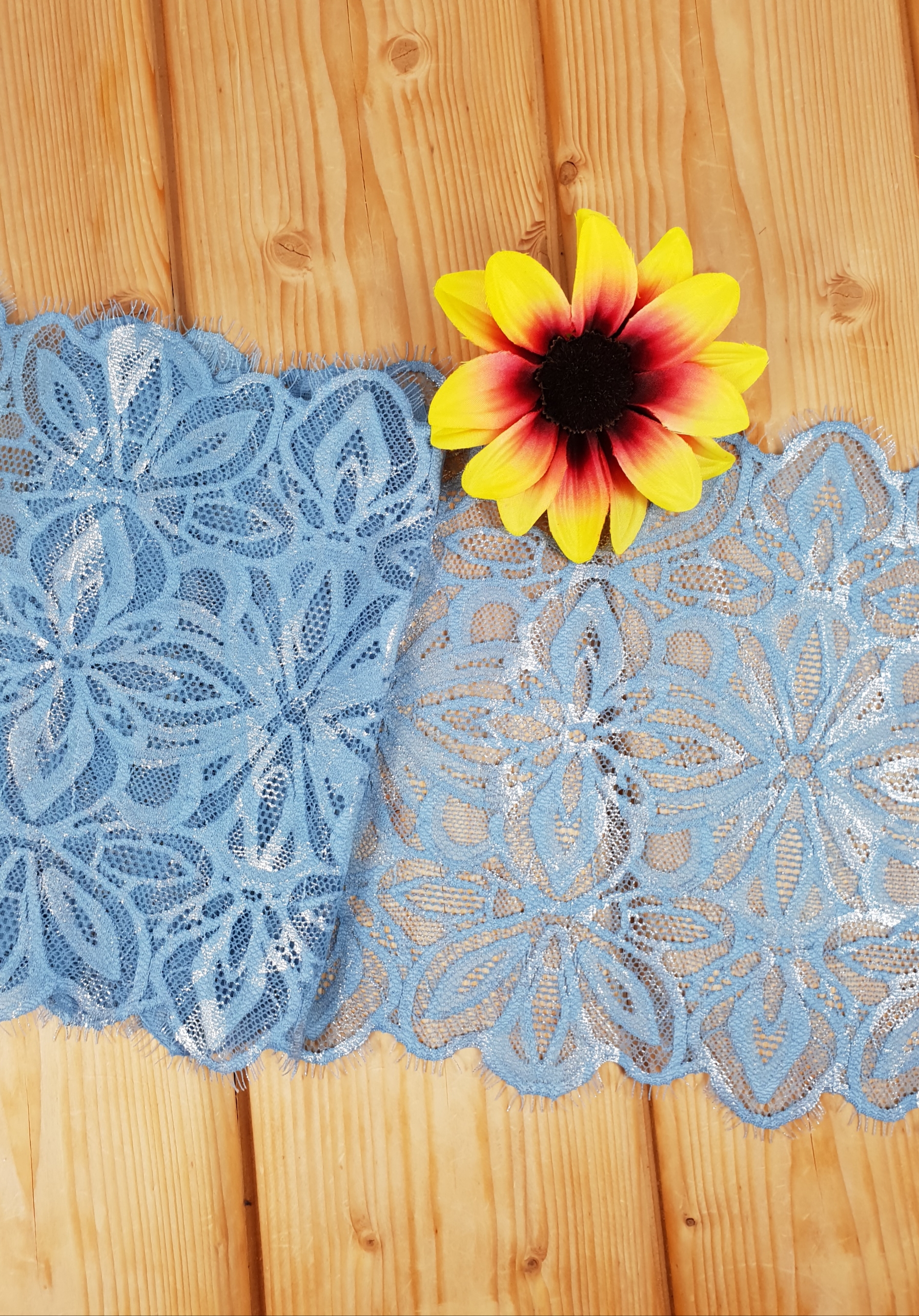 Blueglitter 19 cm wide stretch lace