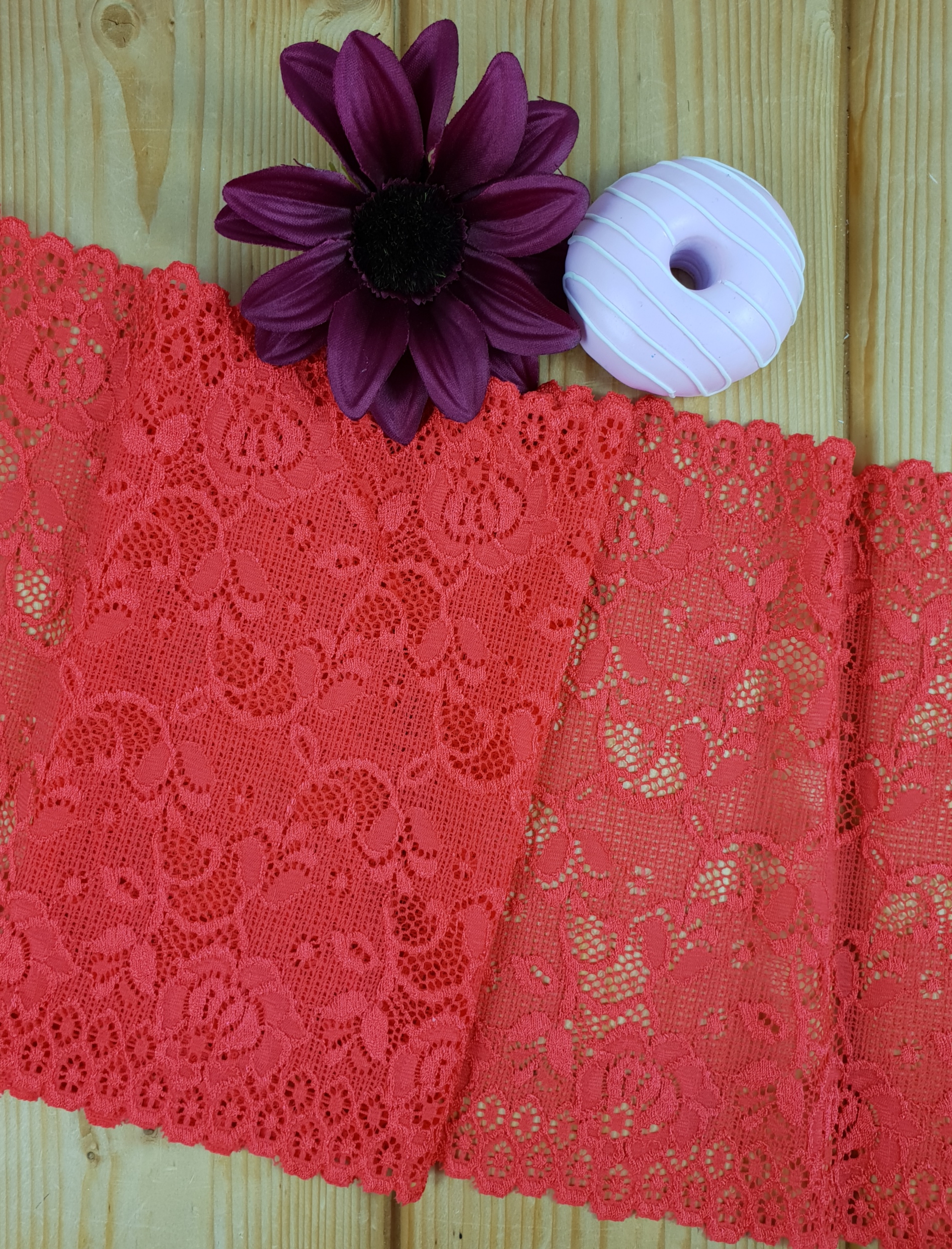 Lovely red stretch lace 20 cm wide