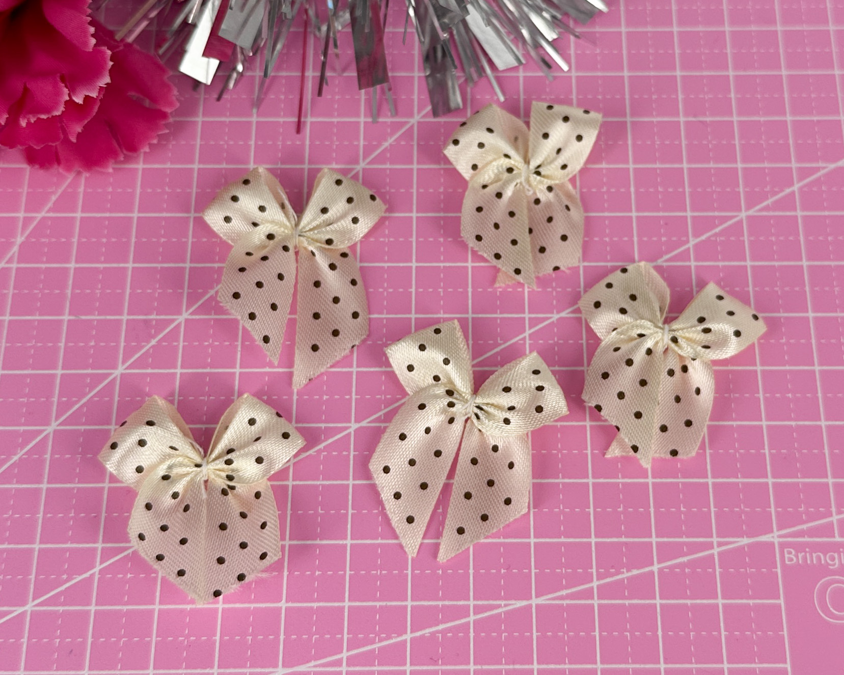 Bows with dots - 7