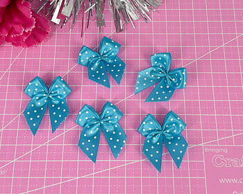 Bows with dots