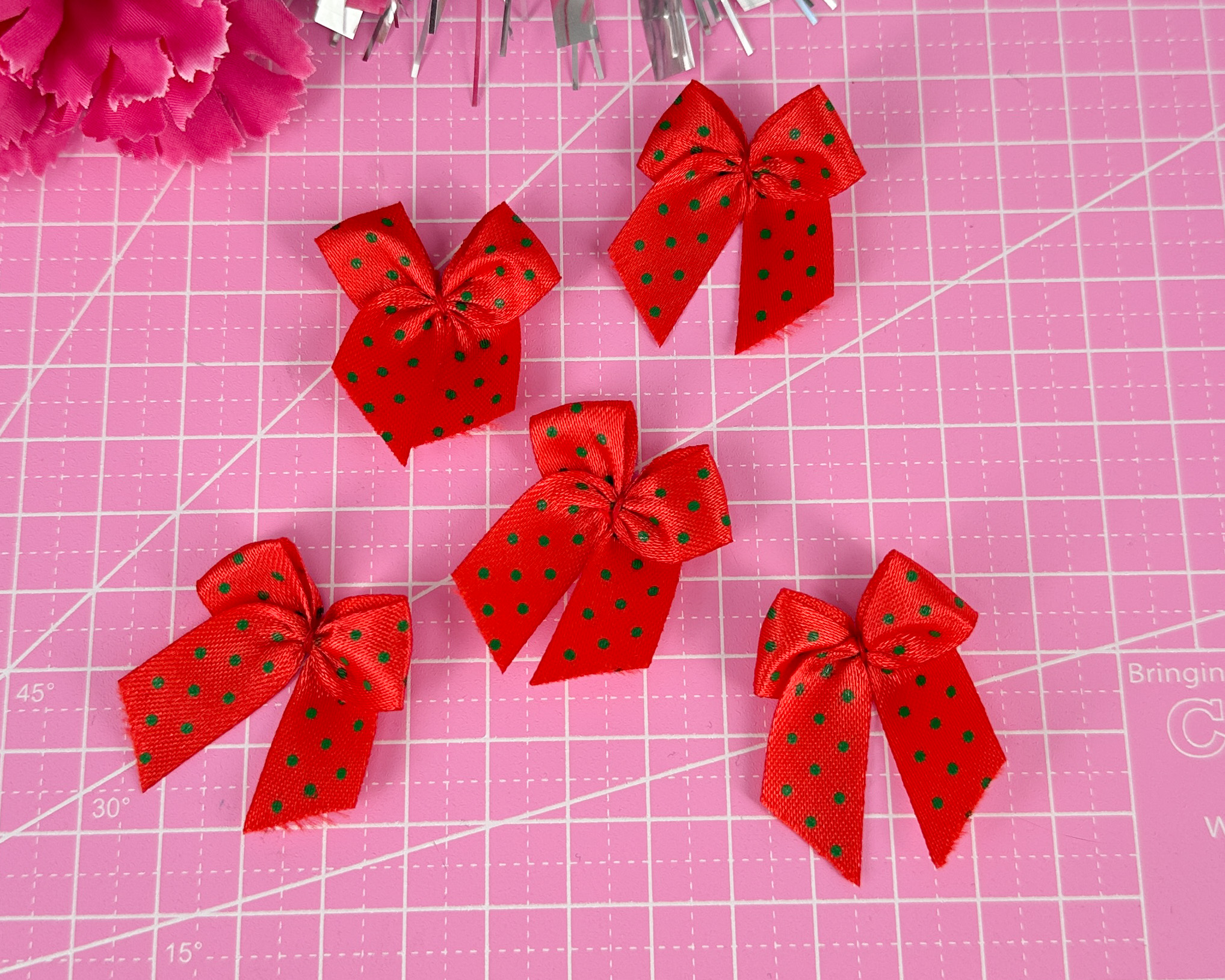 Bows with dots - 5