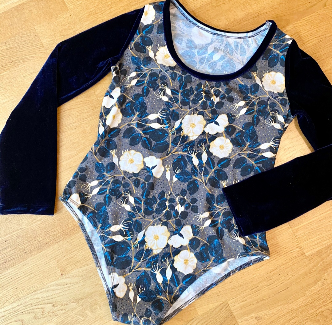 Bodysuit/Baddräkt Juli - 2