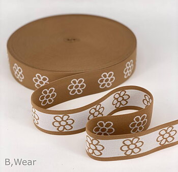 40 mm wide Nougat with flowers