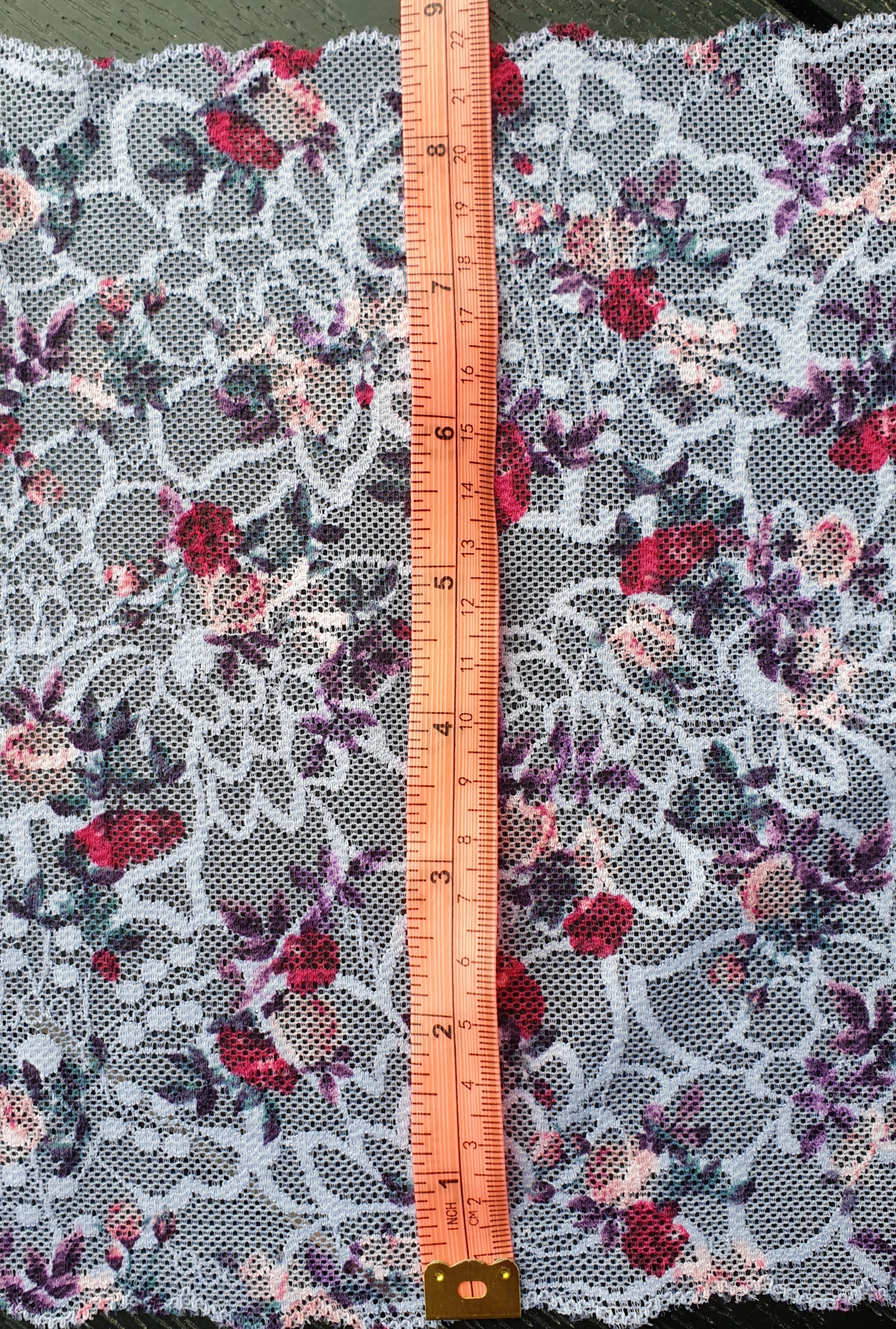 Bluepurple stretch lace with purple, red & pink roses - 22 cm - 3