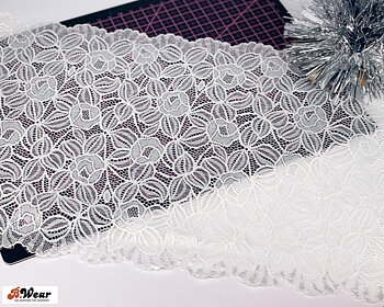 Beautiful Light Ivory stretch lace - 24 cm