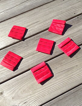 Hook & Eye 3x3 - Red