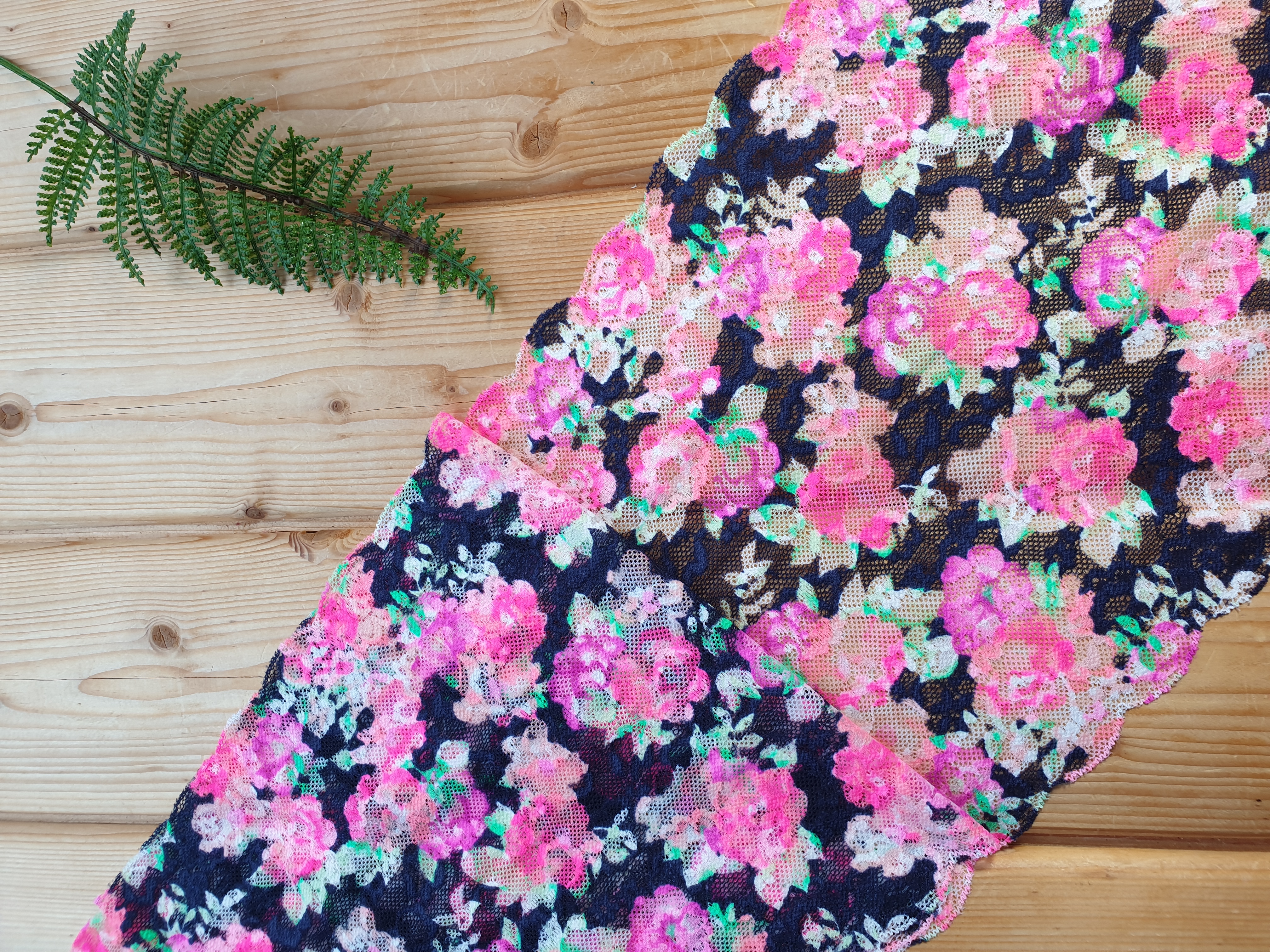 Stretch lace 23 cm - Navyblue with colorful flowers