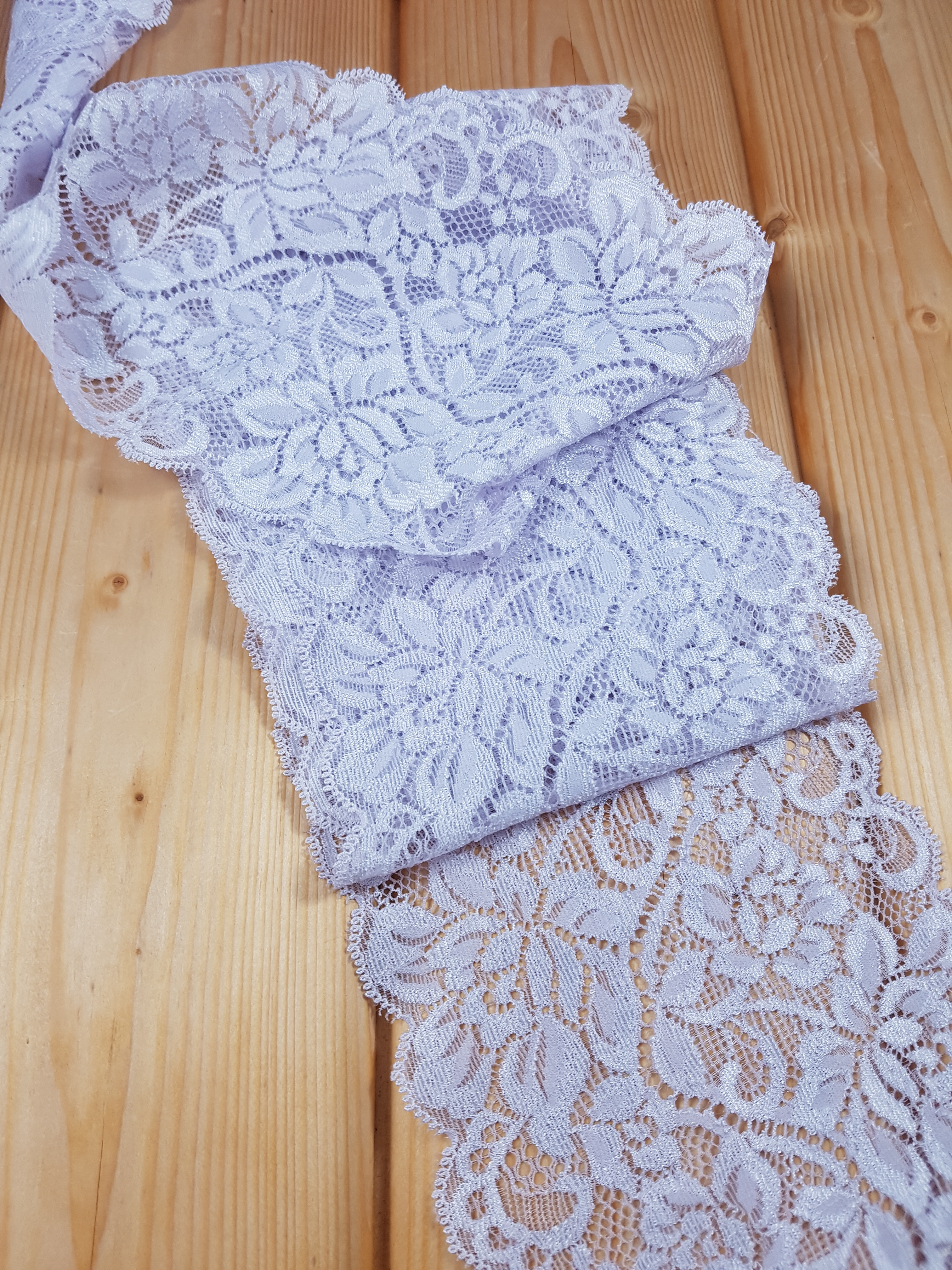 Lace with stretch - 4