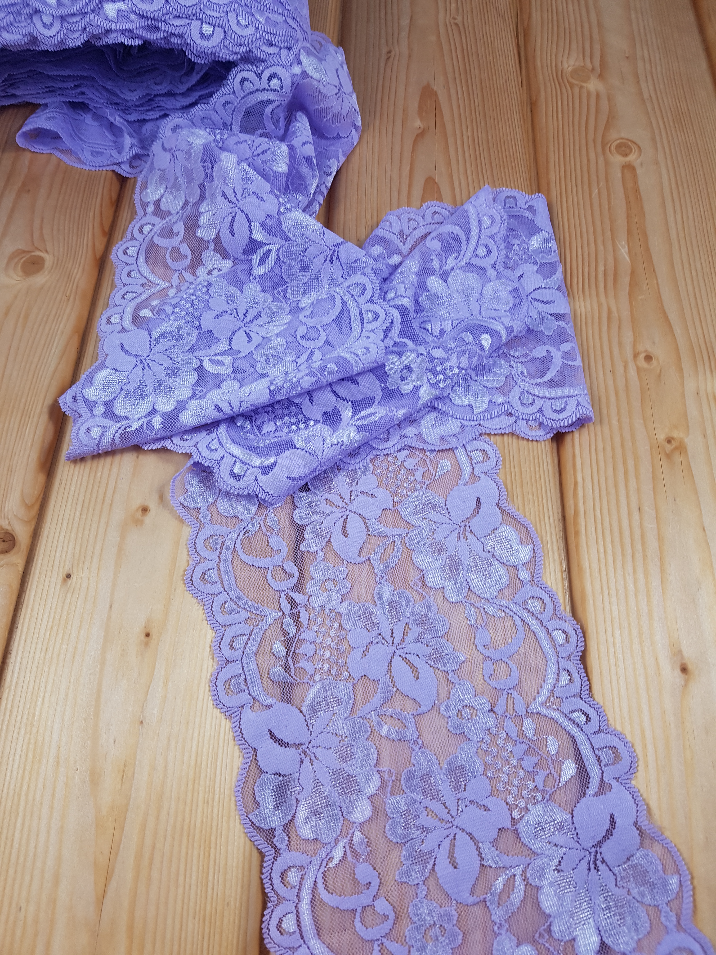 Lace with stretch - 2