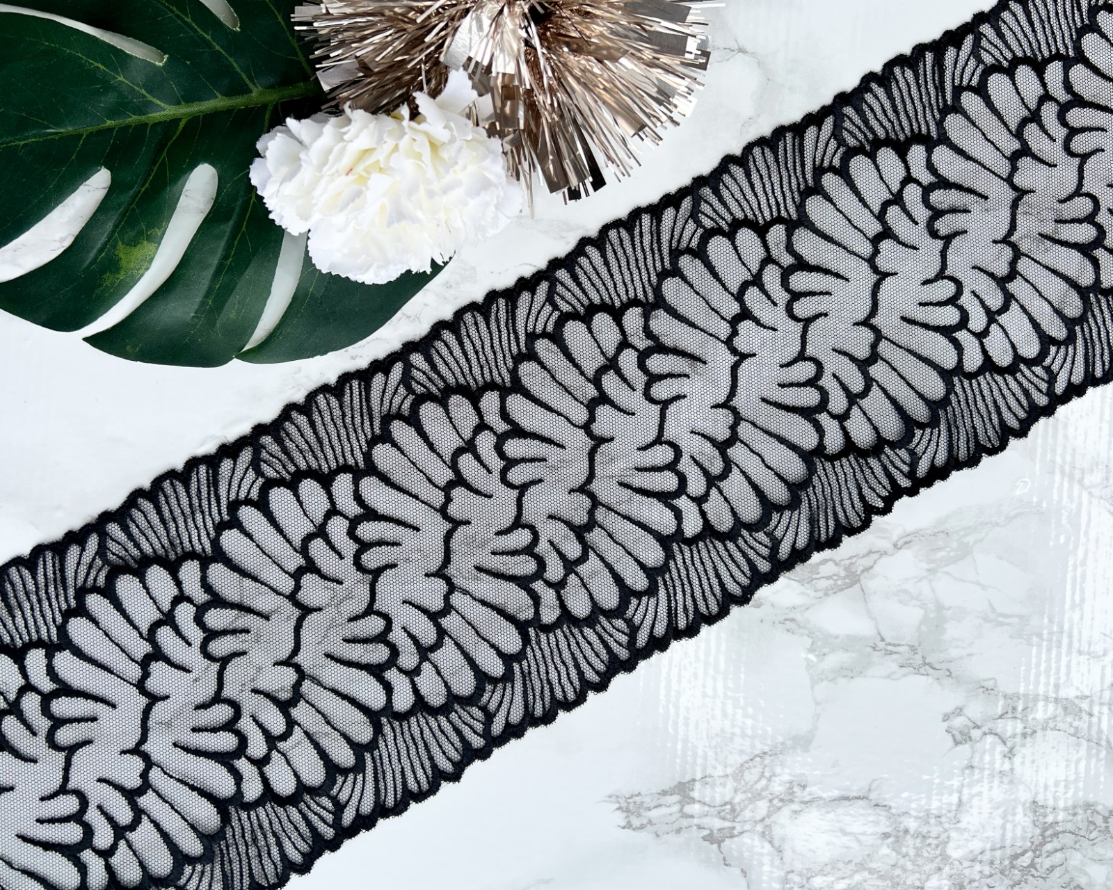Black with beautiful pattern - 13 cm non stretch