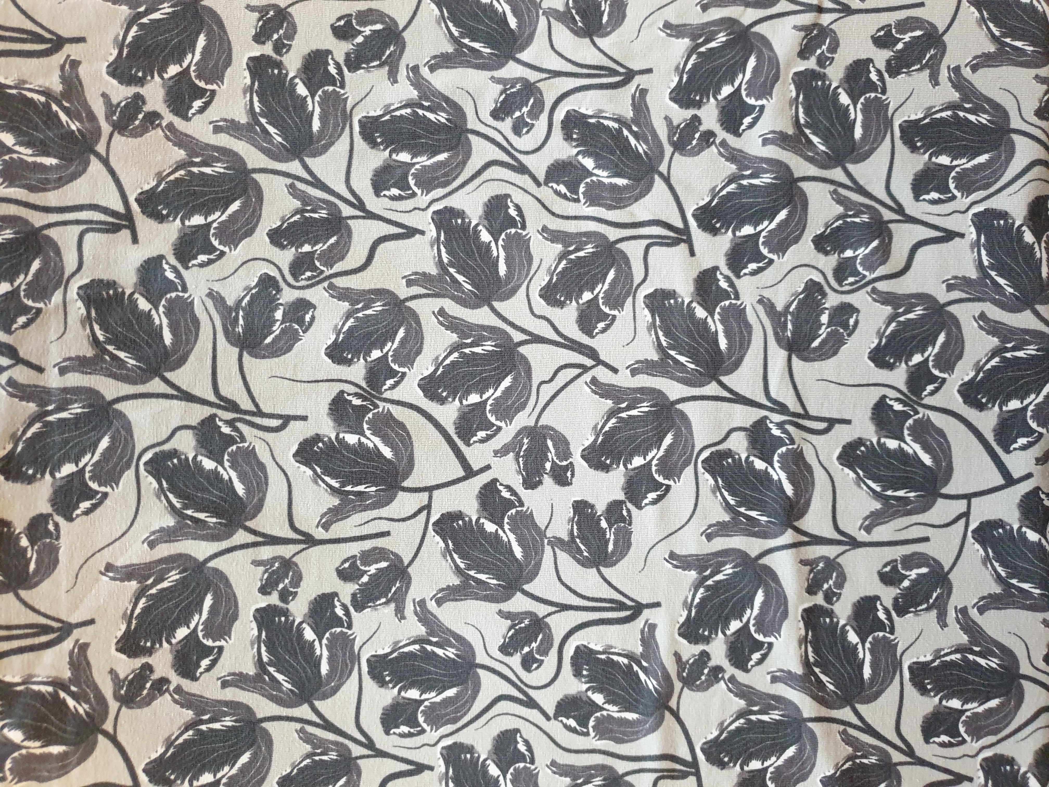 Cottontricot with darkgrey flowers