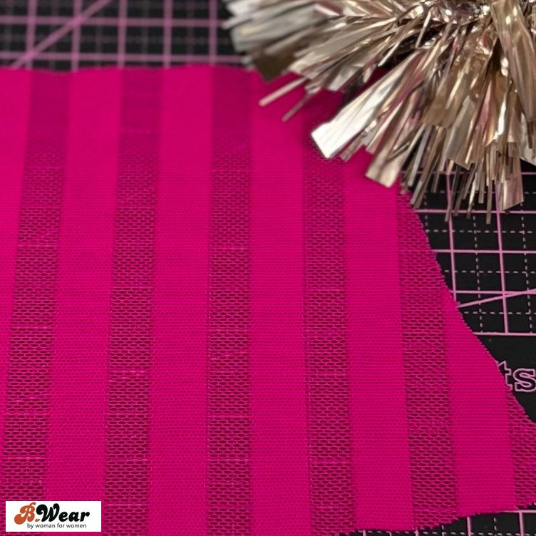 Cerise stretch mesh med ränder