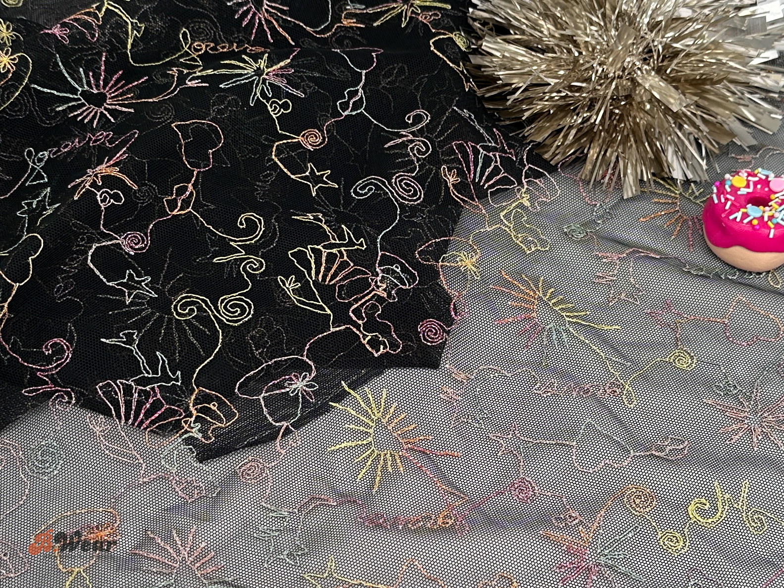 "Forever"  Stretch Tyll med med broderier - Svart, Silver & Gul 