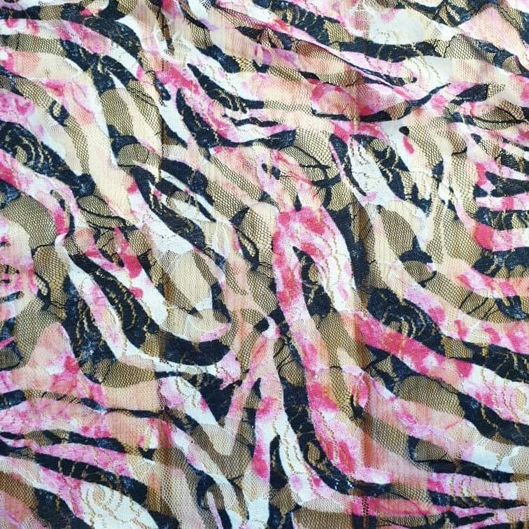 Patterned, thin stretch mesh pink