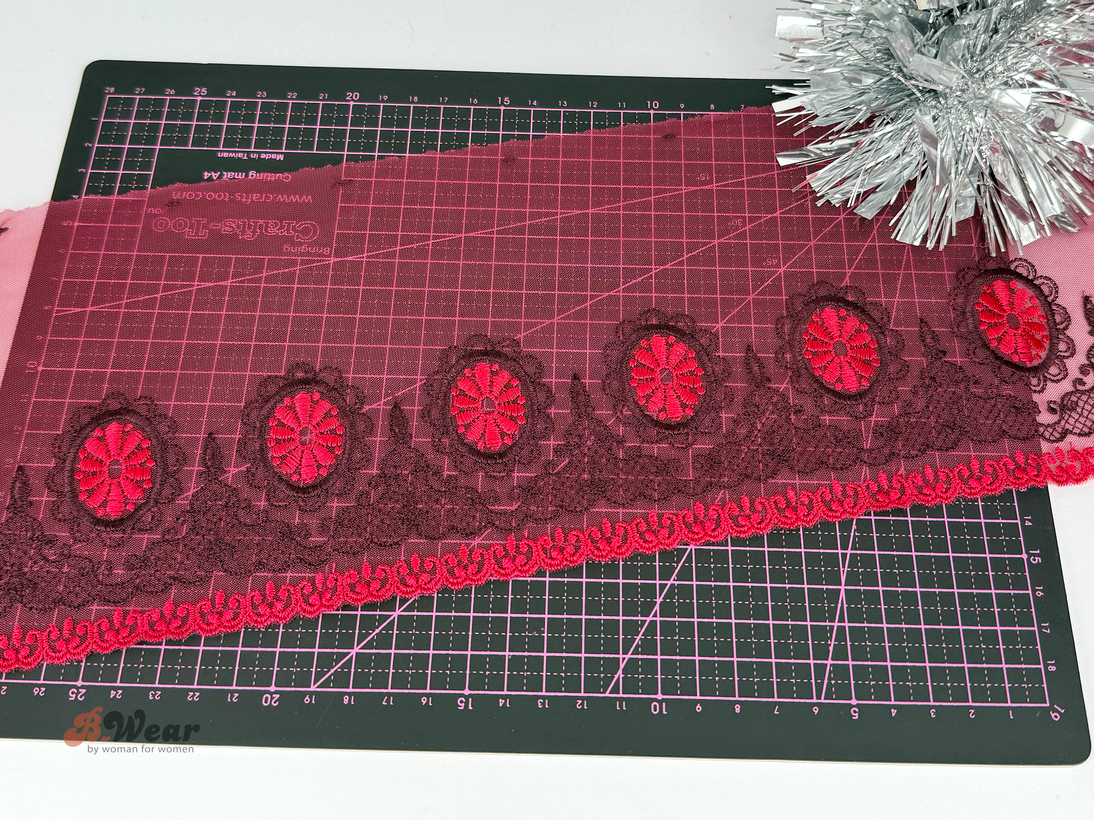 Beautiful burgundy non stretch lace 15 cm - 2