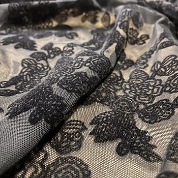 Mjuk Lycra mesh tyll med sammets blommor - Svart