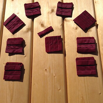 Hook & Eye 3x3 - Black Cherry