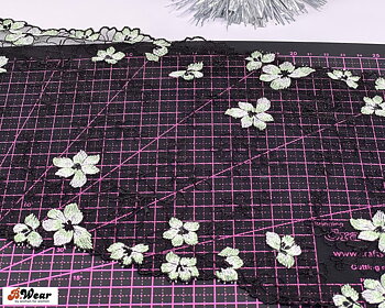 Black non-stretch lace with Whitegreen flowers - 17 cm