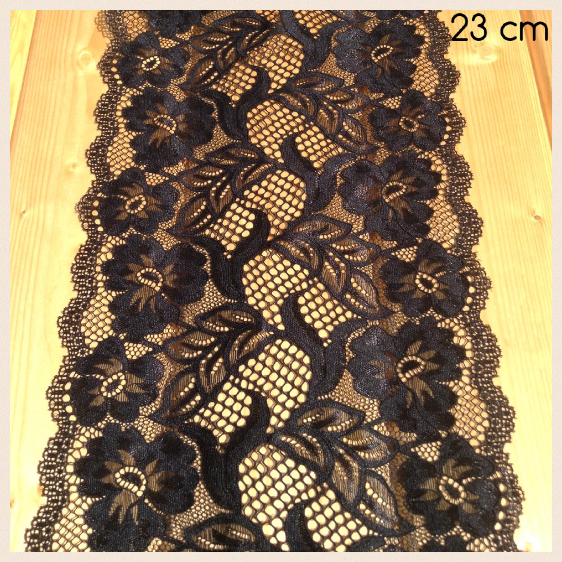 Stretch spets - 22-23 cm - 9