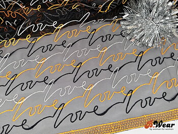 Broderad tyll - Love