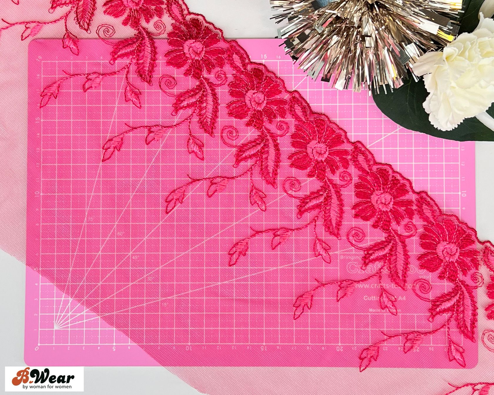 Non-stretch lace in Raspberrypink - 18 cm