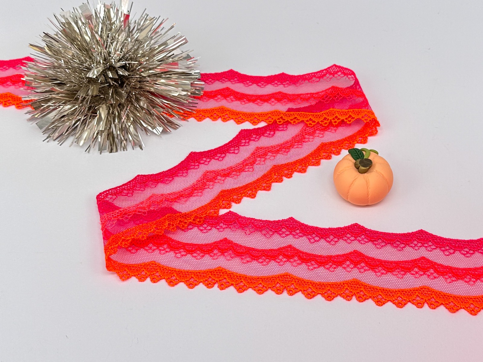 Stum spets i orange fuchsia 55 mm 