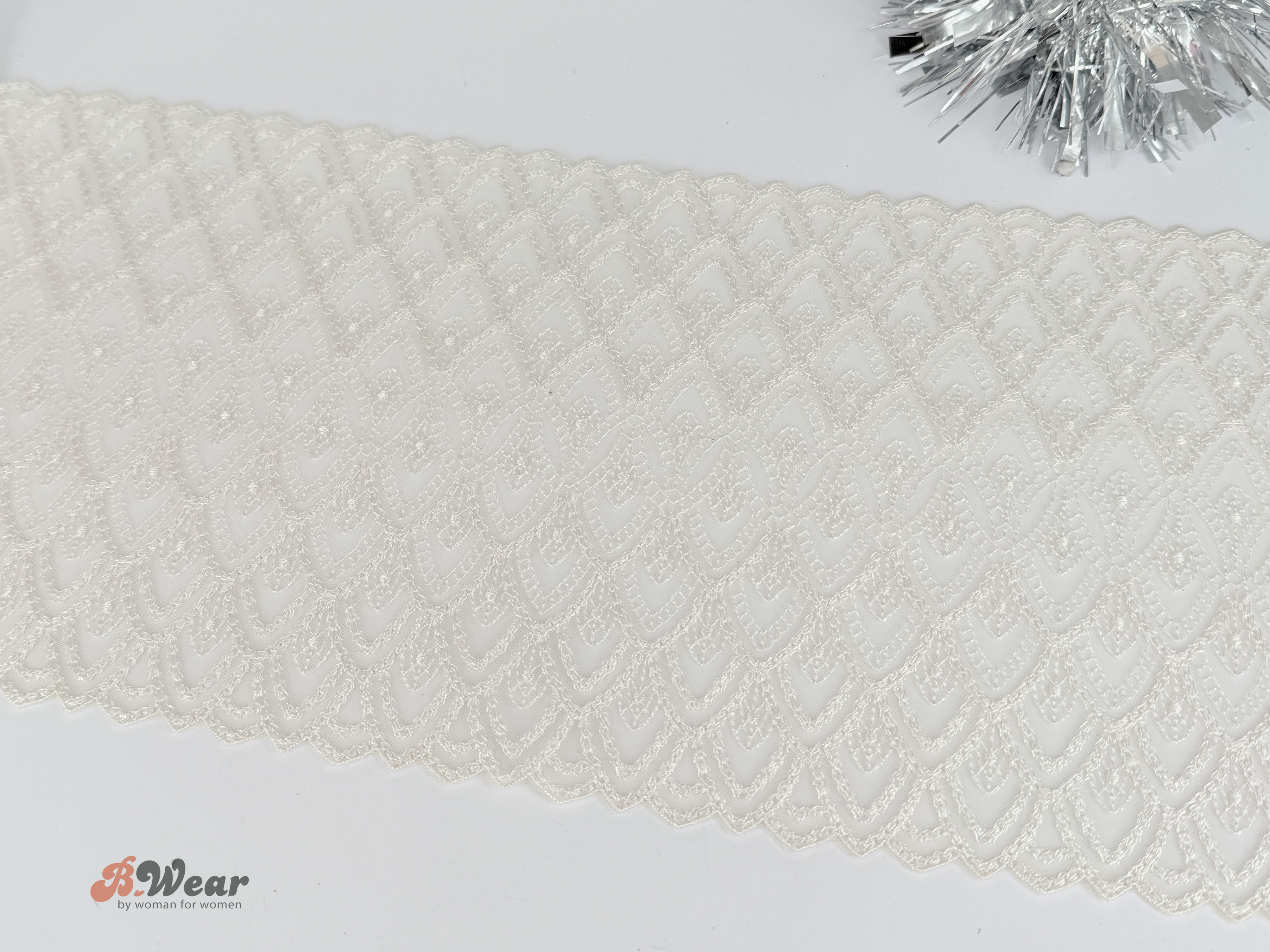 Vackert stum spets i Champagne - 18 cm - 2