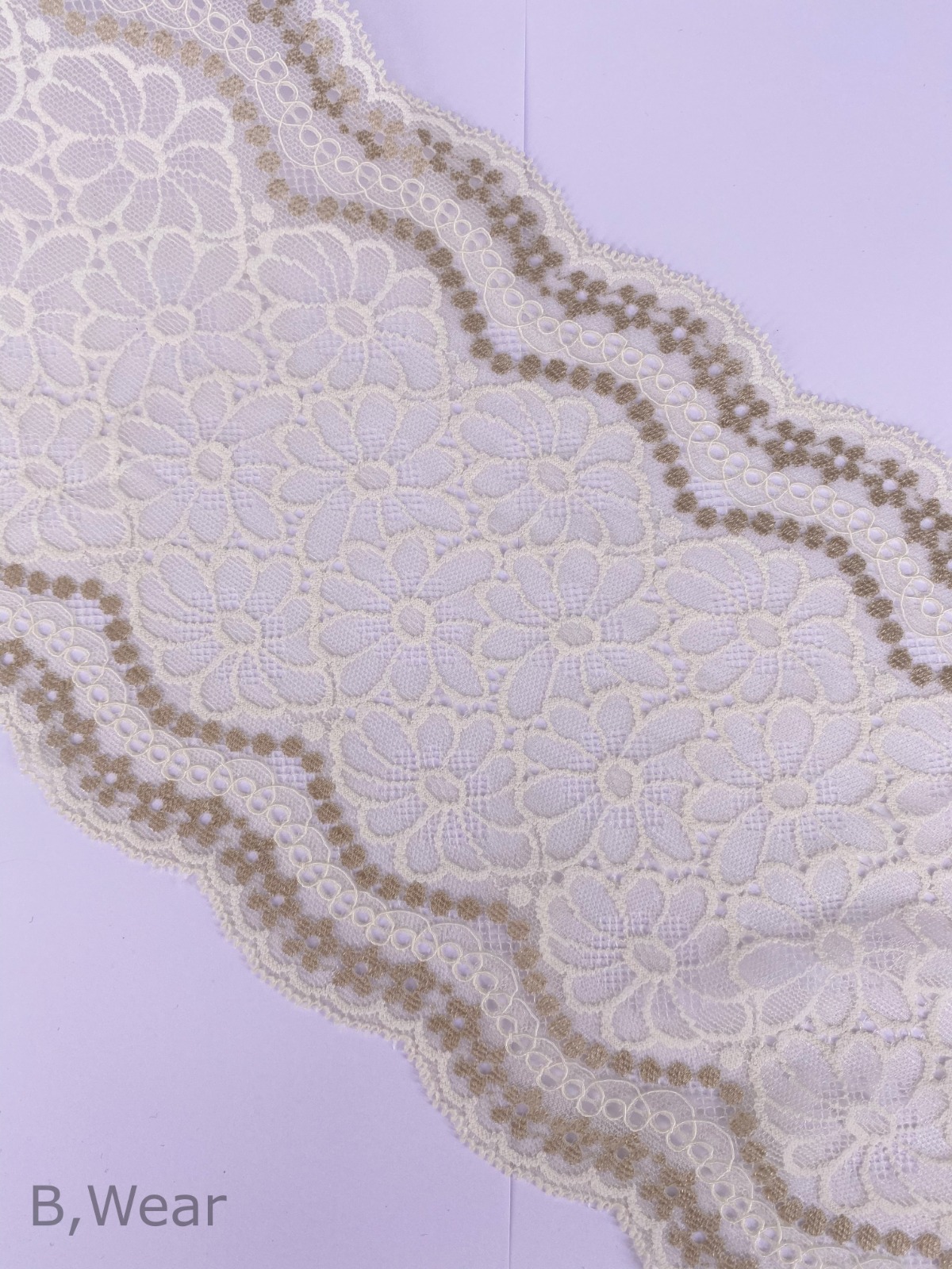Lace in lovely Ivory with nougatcoloured flowers - 2