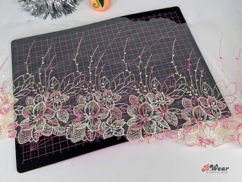Ivory & pink with beautiful flowers - Non stretch lace 21 cm