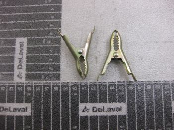 Battery clips, set