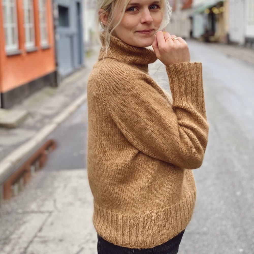 CARAMEL SWEATER