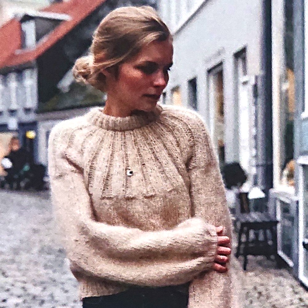 SUNDAY SWEATER