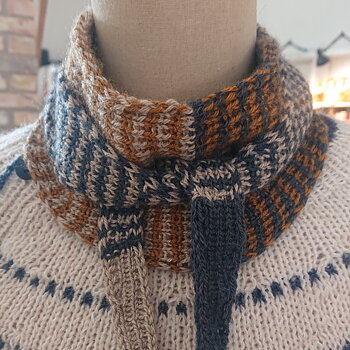 SCARVES RAND PAPPERSMÖNSTER