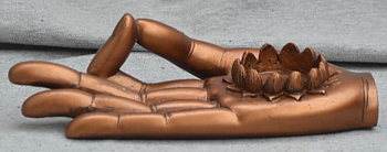 Buddha Hand Med Lotus
